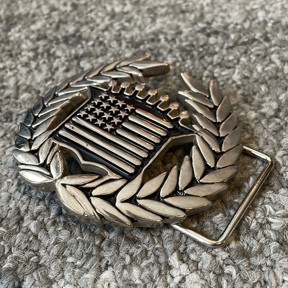 Famous Stars and Straps Belt Buckle - Picture 3 of 3